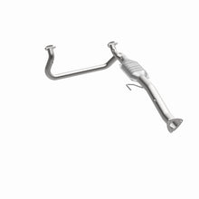 Load image into Gallery viewer, MagnaFlow Direct Fit Catalytic Converter Astro-Safari Van 96-99