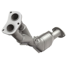 Load image into Gallery viewer, MagnaFlow Direct Fit Catalytic Converter 01-04 Toyota Tacoma 2.7L