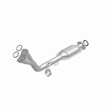 Load image into Gallery viewer, MagnaFlow Direct Fit Catalytic Converter 96-00 Toyota 4 Runner 2.7
