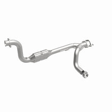 Load image into Gallery viewer, MagnaFlow Direct Fit Catalytic Converter 07-09 Chrysler/Dodge Aspen/Durango 5.7L Passenger Side