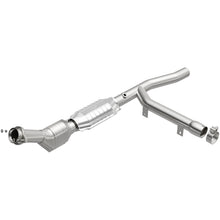 Load image into Gallery viewer, MagnaFlow Direct Fit Catalytic Converter 97-98 F150/F250 4.2L 2Wd Pa