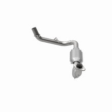 Load image into Gallery viewer, MagnaFlow Direct Fit Catalytic Converter 98 Ford Expedition 5.4L