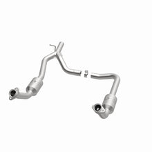Load image into Gallery viewer, MagnaFlow Direct Fit Catalytic Converter 2009-2014 E-150 4.6 L Underbody