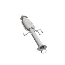Load image into Gallery viewer, MagnaFlow Direct Fit Catalytic Converter 01-04 Toyota Tacoma 3.4L Rear