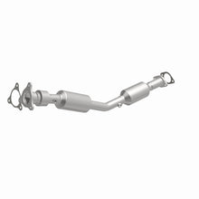 Load image into Gallery viewer, MagnaFlow DF Cat Conv 05-07 Chevy Cobalt/06-07 HHR/07 Pontiac G5/05-07 Saturn Ion/06-07 Ion-2/Ion-3