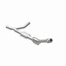 Load image into Gallery viewer, MagnaFlow Direct Fit Catalytic Converter 00-04 Ford E150 4.6L P/S