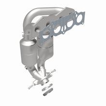 Load image into Gallery viewer, MagnaFlow Direct Fit Catalytic Converter 01-03 Toyota Rav4 2.0L L4