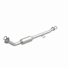 Load image into Gallery viewer, MagnaFlow Direct Fit Catalytic Converter OEM 2001-2004 Toyota Sequoia Underbody