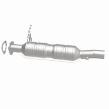 Load image into Gallery viewer, MagnaFlow Direct Fit Catalytic Converter 07-08 E-350 Super Duty 5.4 &amp; 6.8 L OEM Underbody