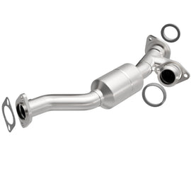 MagnaFlow Direct Fit Catalytic Converter 01-03 Montero 3L Passenger Side Front OEM