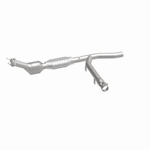 Load image into Gallery viewer, MagnaFlow Direct Fit Catalytic Converter 97-98 F150/F250 4.2L 2Wd Pa