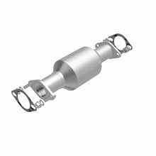 Load image into Gallery viewer, MagnaFlow Direct Fit Catalytic Converter 03-06 Kia Sorento 3.5L rear