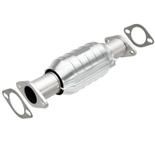 Load image into Gallery viewer, MagnaFlow Direct Fit Catalytic Converter 03-06 Kia Sorento 3.5L rear