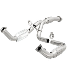 Load image into Gallery viewer, MagnaFlow Direct Fit Catalytic Converter 11-13 Chev Silverado 2500 HD/3500 HD 6.0L