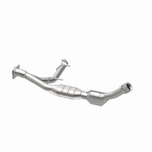 Load image into Gallery viewer, MagnaFlow Direct Fit Catalytic Converter 03-04 Ford Expedition 5.4L V8 Passenger Side