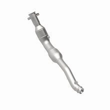 Load image into Gallery viewer, MagnaFlow Direct Fit Catalytic Converter 2014-2016 Land Rover LR4 V6 3 OEM Underbody