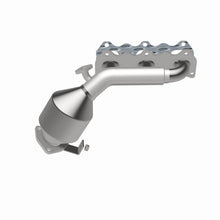 Load image into Gallery viewer, MagnaFlow Direct Fit Catalytic Converter 00 Suzuki Grand Vitara 2.5L